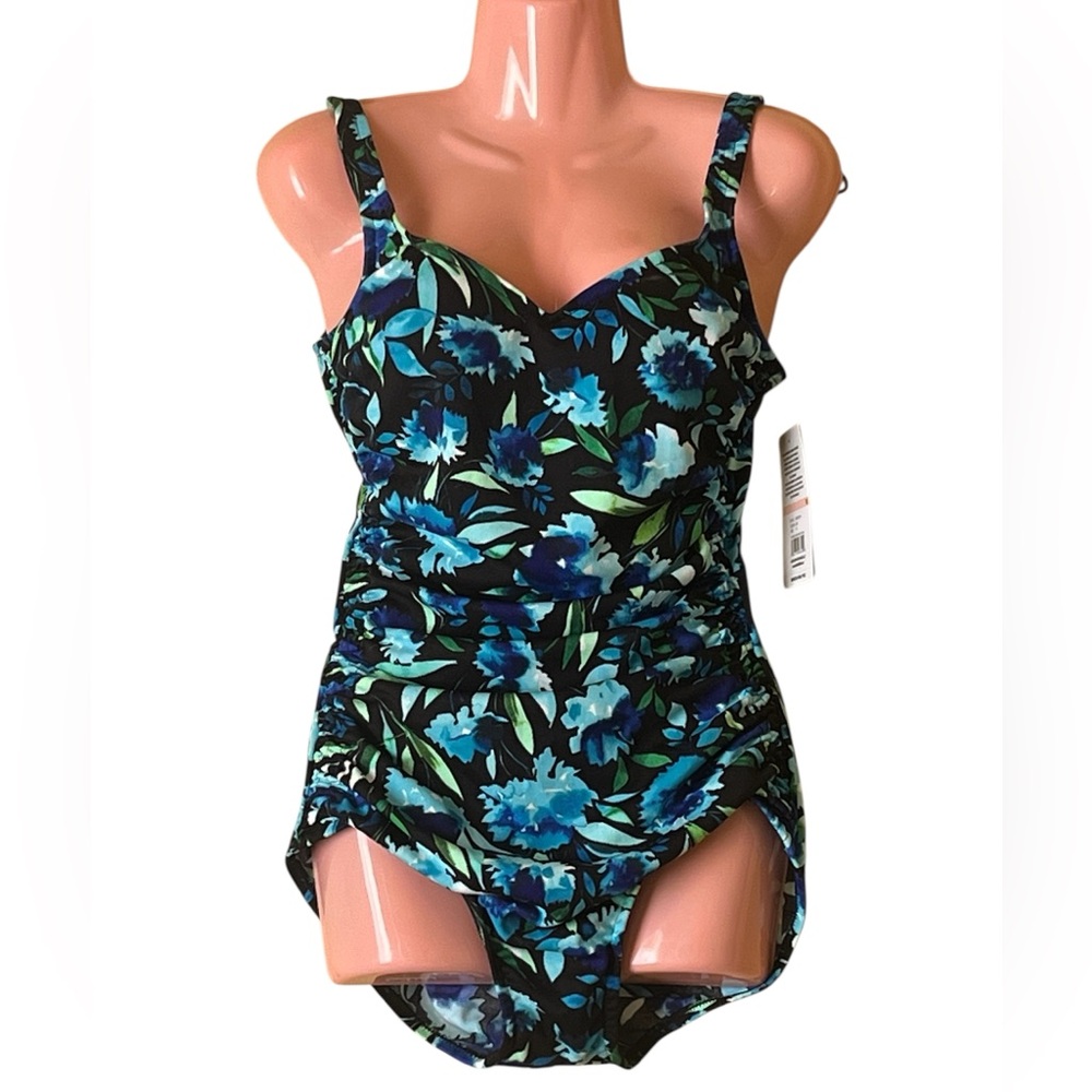 Maxine of Hollywood swim
